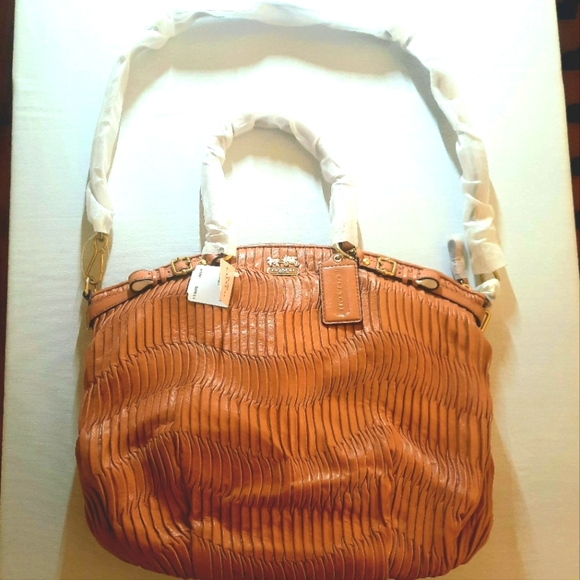 NWT Coach Madison Gathered Leather Lindsey North/South 33371E Camel/Gold - Picture 1 of 16